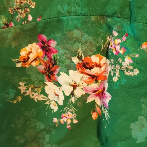 Beautiful wrap blouse - Picture 5 of 5